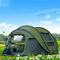 L'istante ha installato le grandi tende di campeggio della famiglia, tenda di pop-up impermeabile della spiaggia